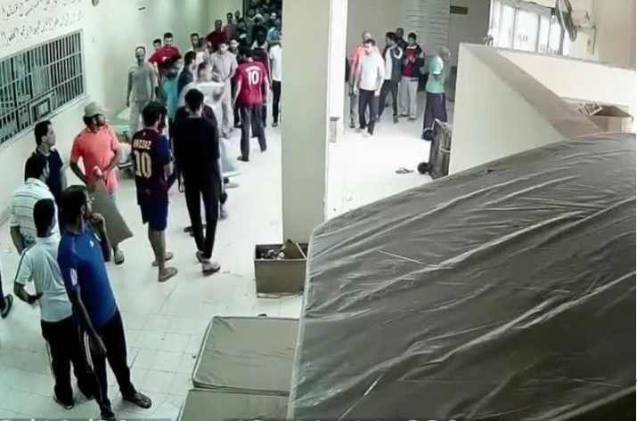 الكيان الخليفيّ يؤيّد السجن لـ3 مواطنين بتهمة «إخفاء مطارد»