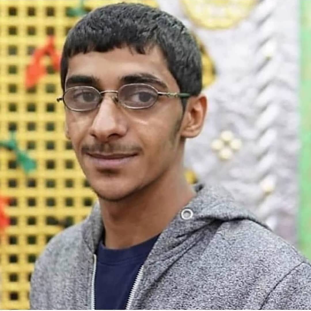 والدة معتقل الرأي «حسن مشيمع» تمتنع عن زيارته بسبب التفتيش المهين