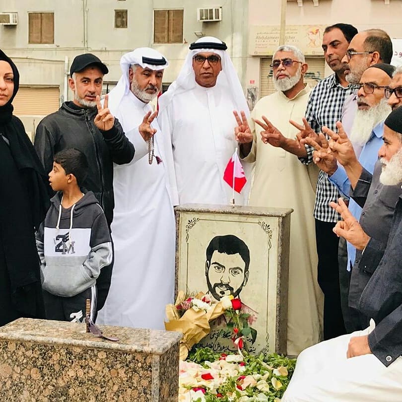 شعب البحرين يحيي عيد الشهيد بشعار «إلا الشهيد»