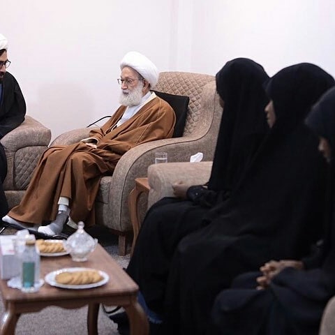 Faqih Leader Qassem Meets with Family of Mujahid Sheikh Zakzaky