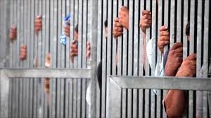 وزارة الصحّة تحذّر من المخالطة.. والنظام الخليفيّ يرفض الإفراج عن المعتقلين