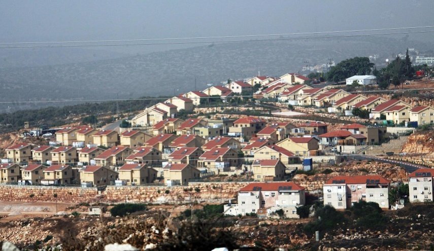 تقرير حقوقي: اتفاق تطبيع الإمارات والنظام الخليفيّ دفع الصهاينة لبناء آلاف المستوطنات
