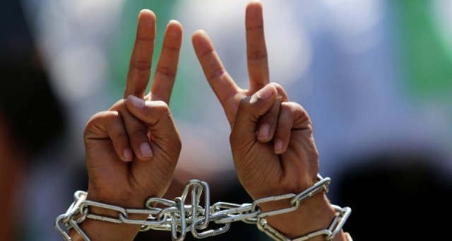 حماس: المقاومة هي الخيار حتى تحرير الأسرى في سجون الاحتلال