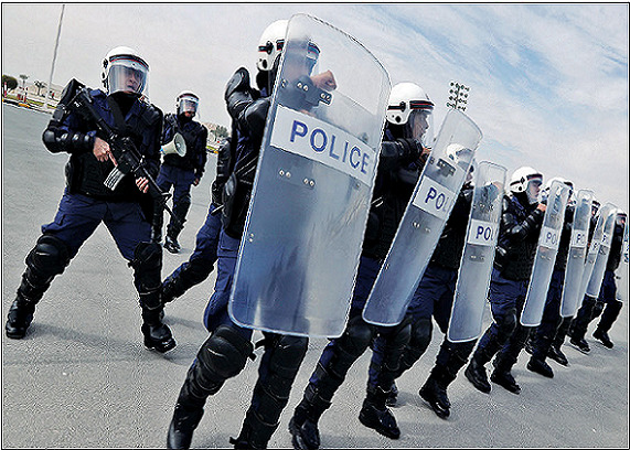 النظام الخليفي ينتقم من المركز الدولي لوقوفه مع معتقلي البحرين