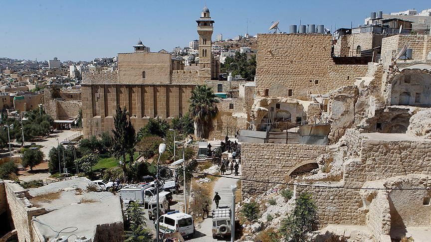مدير المسجد الإبراهيمي يدعو الفلسطينيّين إلى التصدي للمشروع الصهيونيّ 