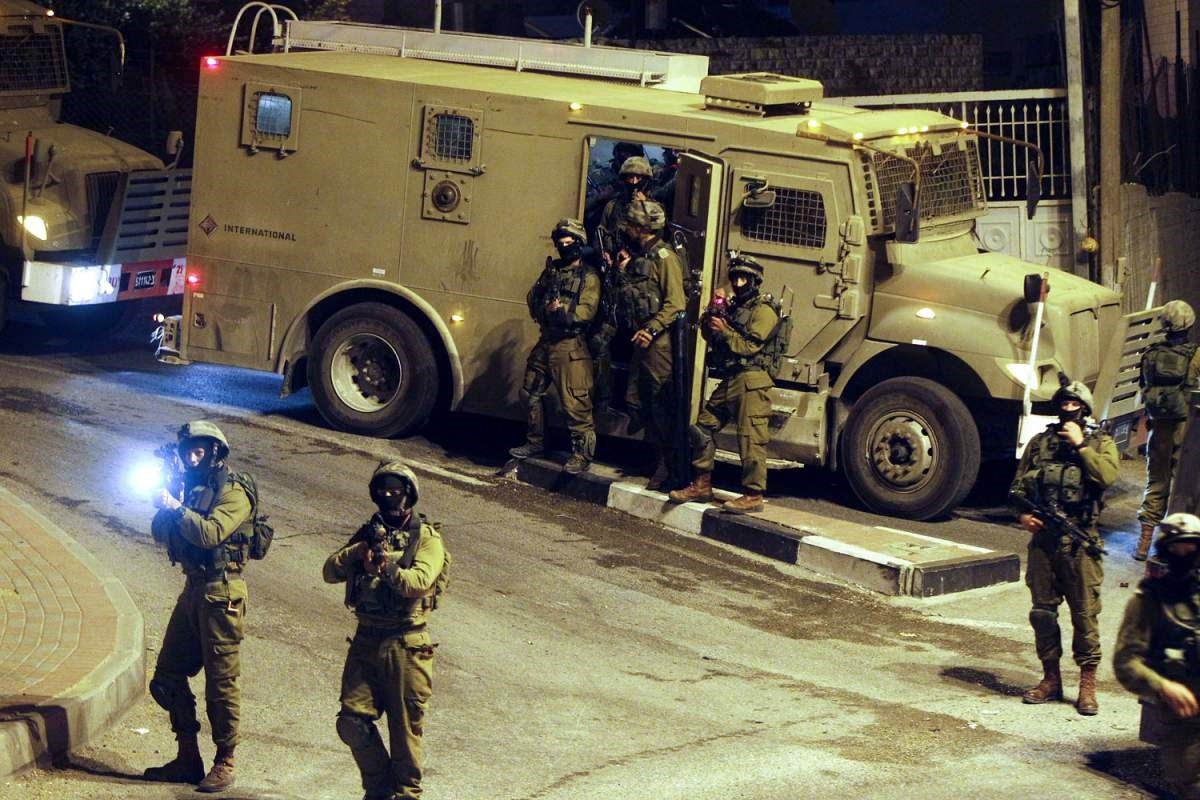 قوّات الاحتلال الصهيونيّ تواصل اعتقال الفلسطينيّين في القدس 