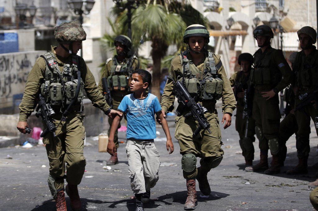 الأطفال الفلسطينيّون بين انتهاكات واعتقالات وقتل في ظلّ الاحتلال الصهيونيّ