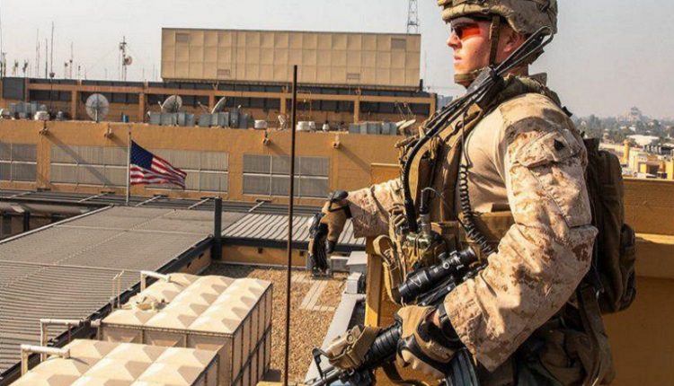 العراقيّون يؤكّدون وجود مؤامرة لإبعاد القوة الممانعة للوجود الأمريكي