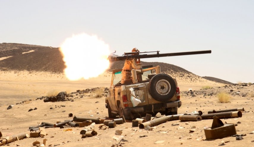 الجيش اليمنيّ يلاحق مرتزقة العدوان في مأرب 