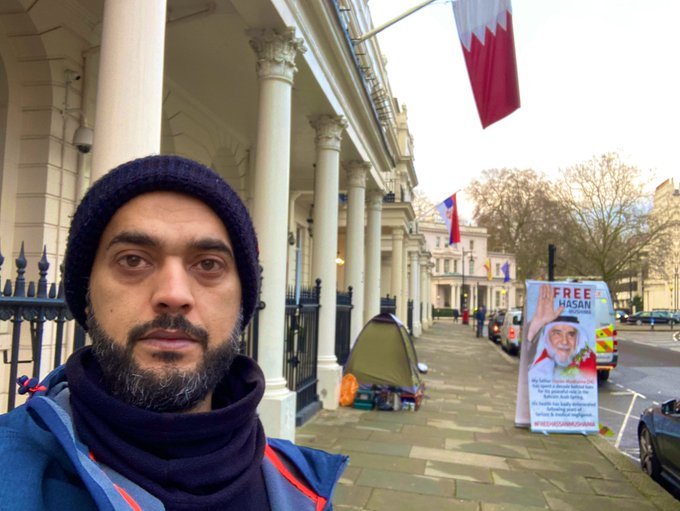 الناشط «علي مشيمع» يواصل إضرابه عن الطعام لليوم 12 أمام سفارة البحرين في لندن  