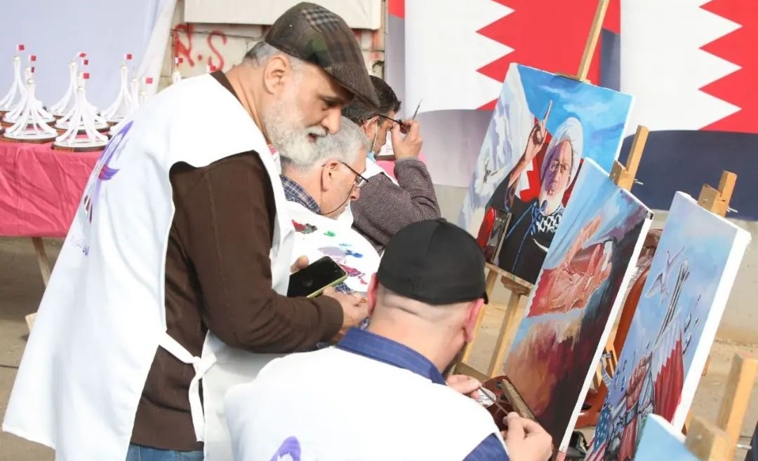 «ألوان الثورة»... لوحات فنيّة جسّدت حكاية البحرين وشعبها 