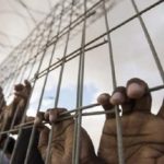 نقل 15 معتقل رأي في سجن جوّ إلى جهة مجهولة بظروف غامضة 