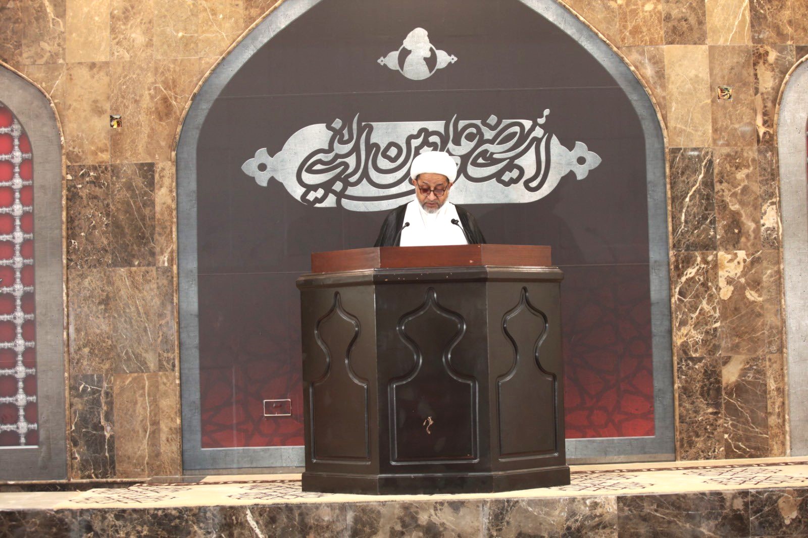 الشيخ صنقور يطالب بالإفراج عن المعتقلة «فضيلة عبد الرسول» وأفراد عائلتها  