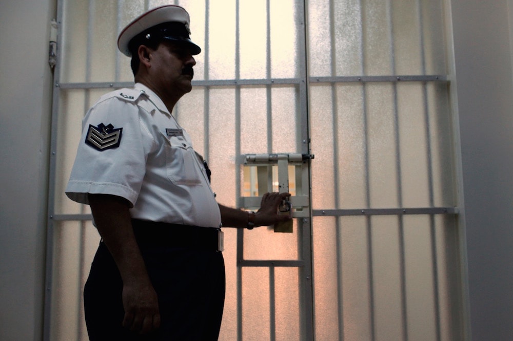 إدارة سجن جوّ «تنكث كلمتها» وتعاقب المعتقلين بعد تضامنهم مع الشيخ المقداد 
