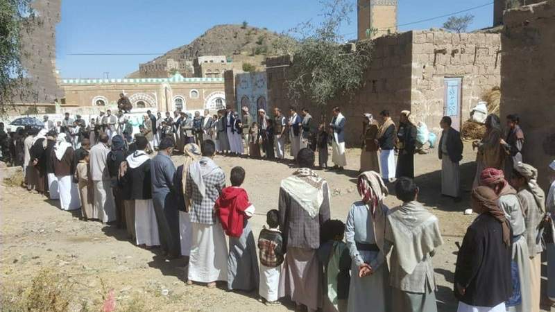 اليمنيون يستنكرون محاولات العدوان نهب الثروات وبناء قواعد عسكرية في المحافظات المحتلة