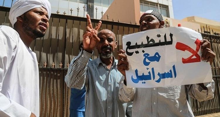التطبيع يصل إلى السودان في ظلّ رفض شعبيّ 