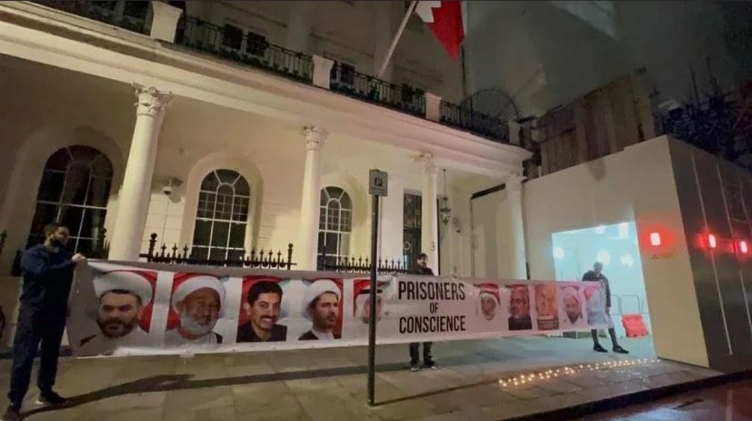 اعتصام لناشطين أمام سفارة النظام في لندن 