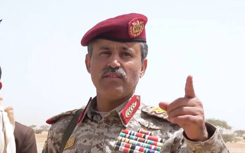 وزير الدفاع اليمنيّ يحذِّر دول العدوان من الالتفاف على التفاهمات الأخيرة 