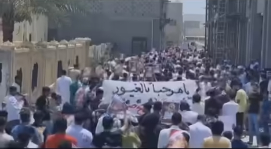 تظاهرة حاشدة تضامنًا مع الشيخ صنقور بعد صلاة الجمعة 