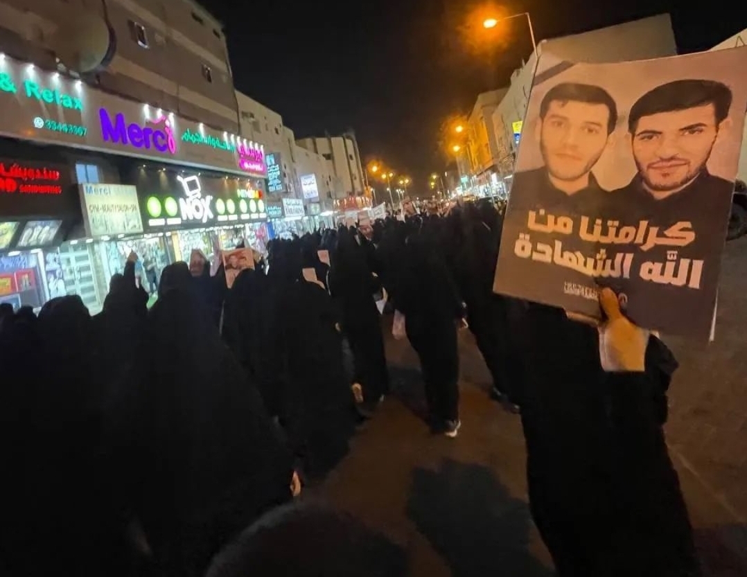 شعب البحرين يتضامن مع عائلتي الشهيدين «ثامر وسلطان» 
