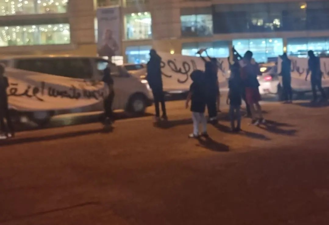 تظاهرة غاضبة في كرّانة تضامنًا مع المعتقلين المضربين عن الطعام 