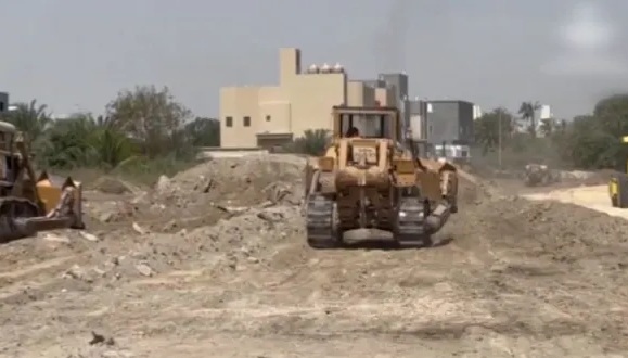 النظام السعوديّ يزيل مناطق الشيعة بحجّة “مشاريع صناعيّة”
