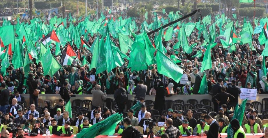 حماس تجدّد رفضها لكافة أشكال «التطبيع» وتدعو إلى إسناد شعب فلسطين 