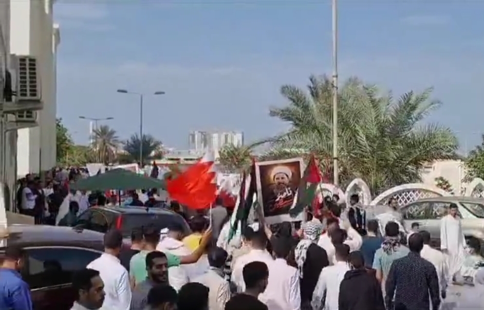 مسيرة حاشدة غرب المنامة تضامنًا مع غزّة ورفضًا للتطبيع 