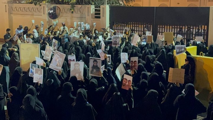 اعتصامات للأهالي والمحرّرين أمام مراكز الشرطة للمطالبة بتبييض السجون