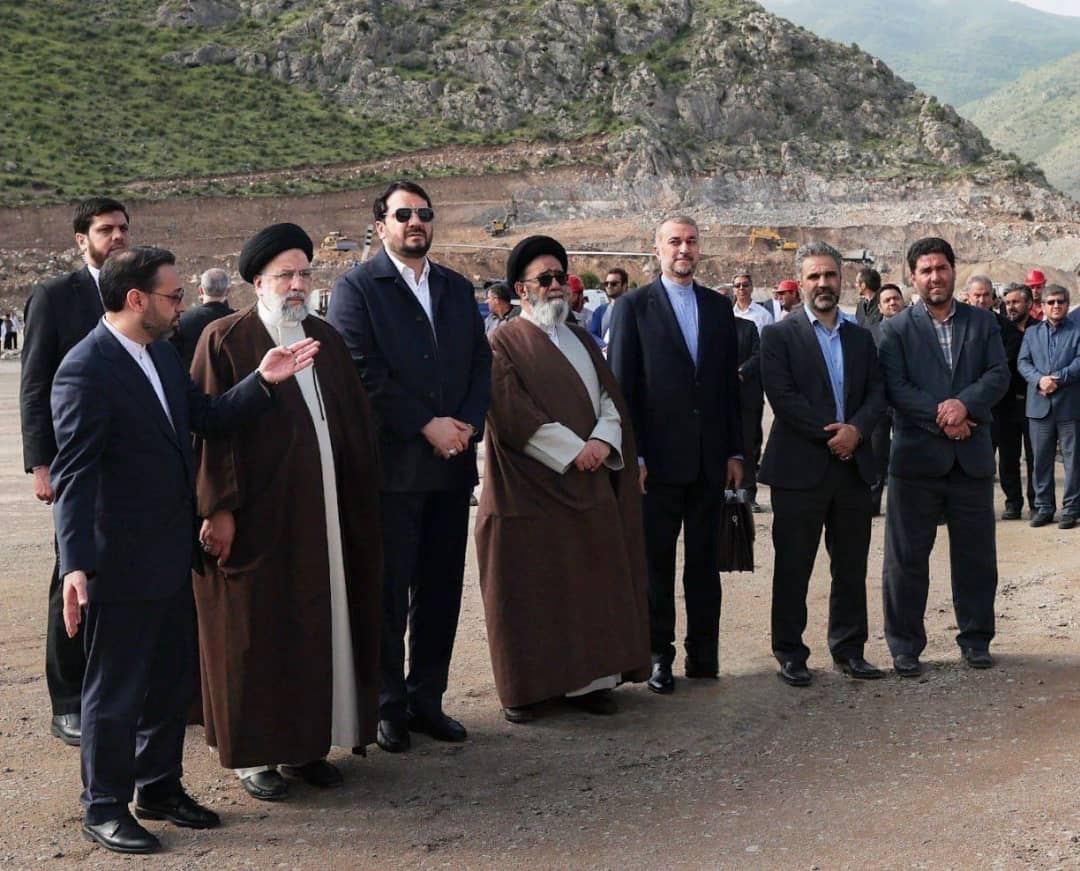مروحيّة الرئيس الإيرانيّ ووزير خارجيّته تتعرّض لحادث في محافظة أذربيجان