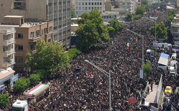 ملايين الإيرانيّين يشاركون في تشييع الشهيد رئيسي ورفاقه في طهران