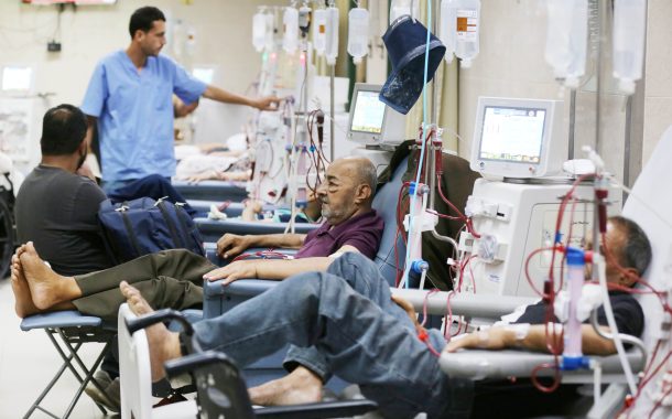 المصادر الطبيّة الفلسطينيّة تحذّر من نفاد أدوية الطوارئ والتخدير وعلاجات مرضى الأورام والغسيل الكلوي