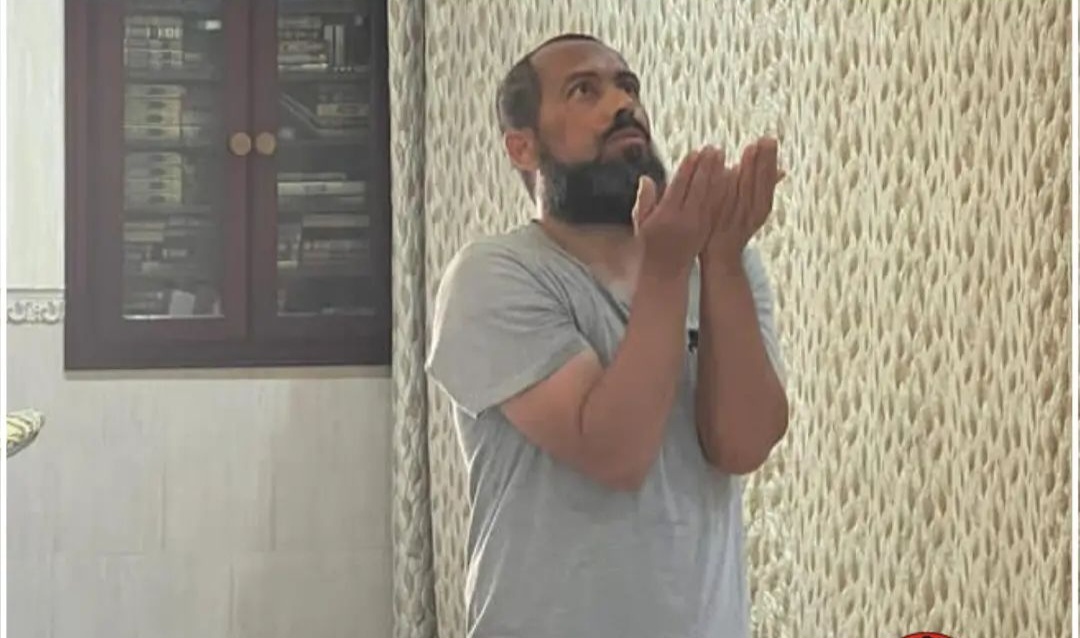بعد مماطلة النظام في الإفراج عنه.. معتقل الرأي «الشهابي» يعانق الحريّة