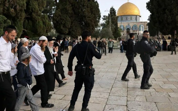 الاحتلال يمنع دخول الفلسطينيّين للأقصى ويسمح للمستوطنين باقتحامه
