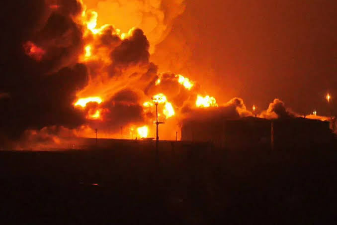 Statement: The Zionist Aggression on  Hodeidah Port Is a War Crime That  Exposes the True Face of the American  Project and Its Despicable Tools