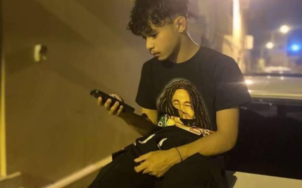 اعتقال فتى من المعامير بعد مداهمة منزله