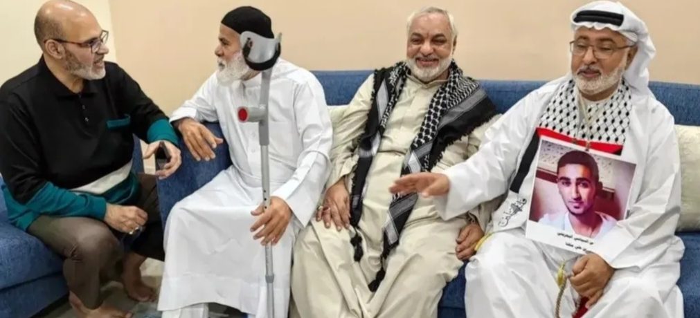 آباء الشهداء وناشطون يزورون «الأستاذ علي مهنا» بعد تحرّره