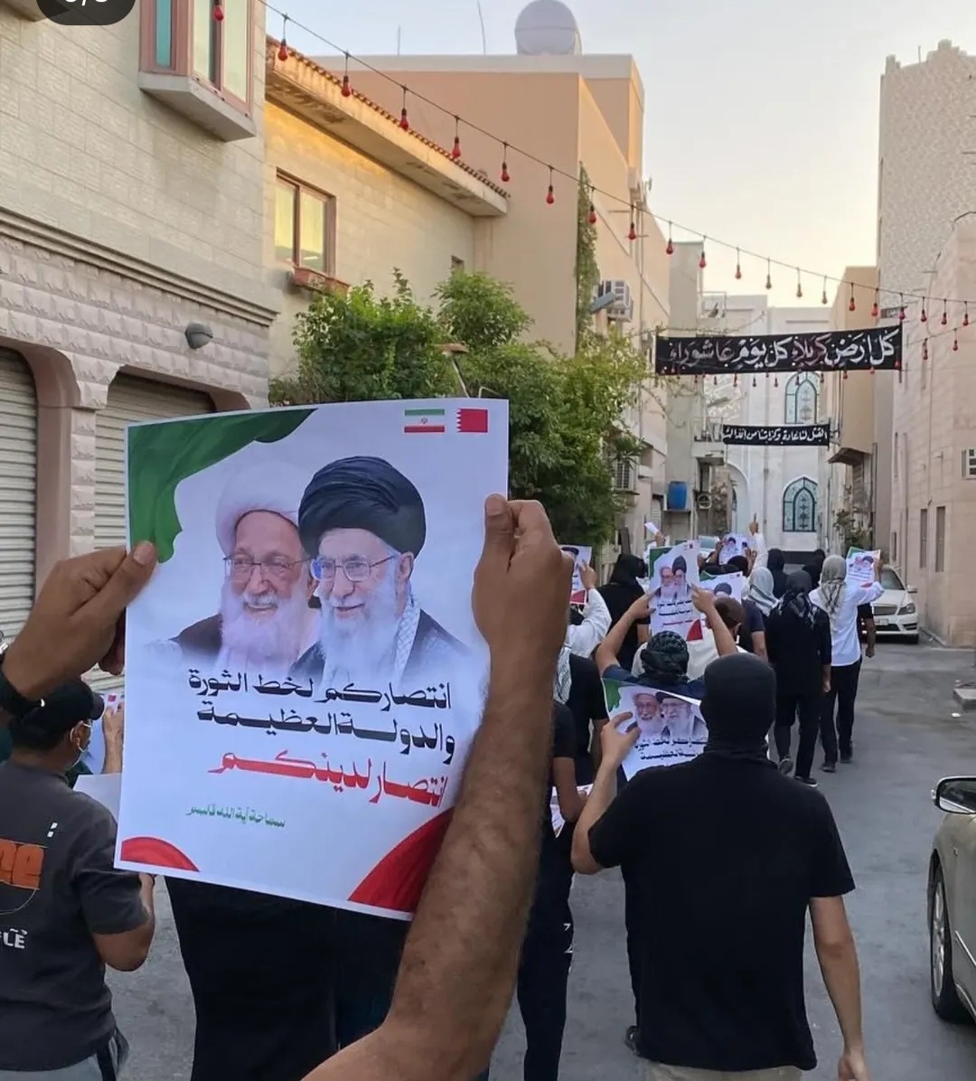 رغم القبضة البوليسيّة.. شعب البحرين يتضامن مع إيران