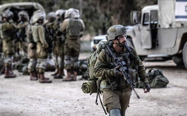 لانتهاكهم حقوقَ الإنسان .. المؤسّساتُ الحقوقيّة الدوليّة تُلاحق الجنودَ الصهاينةَ في البلدان التي يسافرون إليها* 