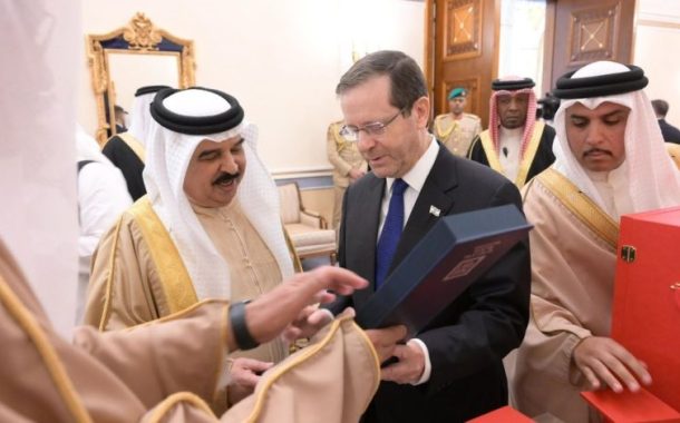 الكيان الخليفيّ يجدّد «الولاء» للأمريكان
