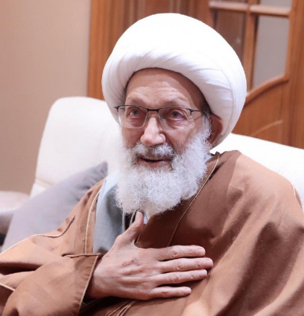 Ayatollah Qasim Encourages Students to Enter Universities