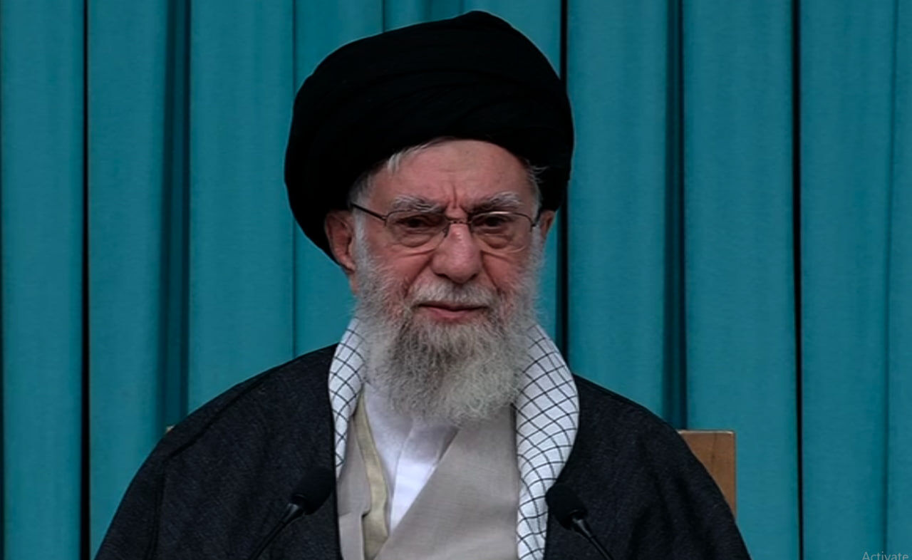 السيّد القائد الخامنئيّ: إيران دفعت ثمنًا باهظًا لتحقيق التخصيب ولن تتخلّى عنه