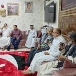 الأهالي يزورون «الحاج منير مشيمع» بعد تحريره
