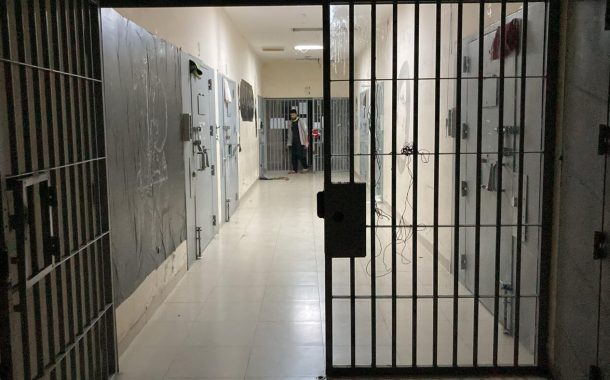 المعتقلون السياسيّون في مبنى «12» يمتنعون عن استلام وجبتي الإفطار والعشاء 