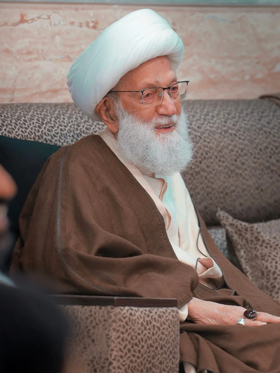 الفقيه القائد قاسم يدعو إلى الاستجابة لنداء الحقّ