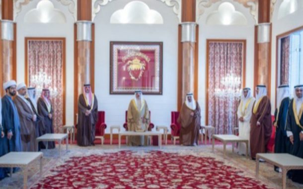 القضاء الخليفيّ يحكم بالمؤبّد على معتقلين سياسيّين.. و«حمد الخليفة» يشيد بإنجازاته