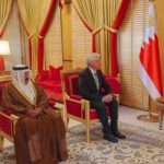 حمد الخليفة» يتسلّم أوراق اعتمادر السفير الصهيونيّ الجديد 