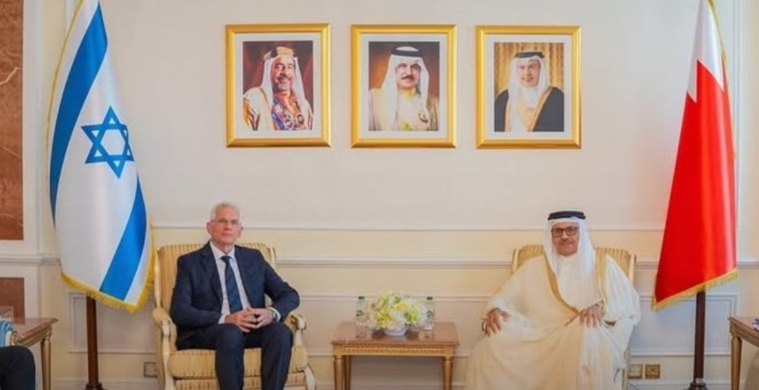 حدث الأسبوع (الجمعة – 17 أكتوبر 2025): «الطاغية» يستفزّ البحرينيّين..  السّفير الصّهيوني الجديد في قصر «الصّافريّة»