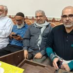 الأهالي يزورون المصاب الحسينيّ «حسن العنفوز» لتهنئته بخروجه من المستشفى 