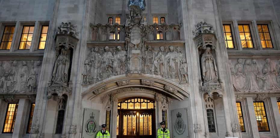 صحيفة «الغارديان»: النظر في دعوى قضائيّة ضدّ «حكومة البحرين» بتهمة التّجسّس الإلكترونيّ